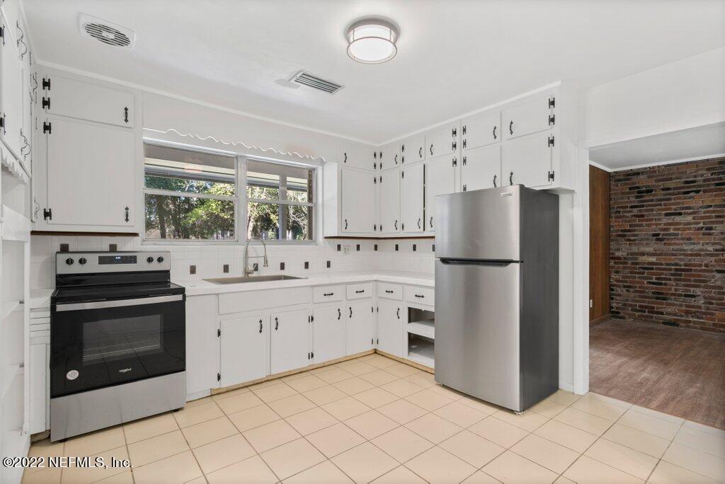 2801 Parental Home Road Jacksonville, FL 32216 - Photo 15 of 33 2801 Parental Home (21).jpg-SMALL