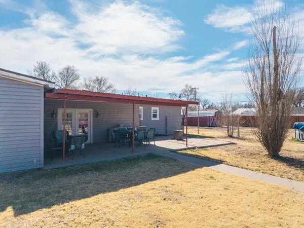 $255,000 | 1104 South Maddox Avenue, Dumas, TX 79029