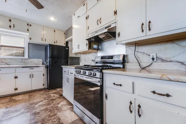 $255,000 | 1104 South Maddox Avenue, Dumas, TX 79029