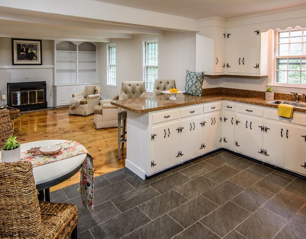 27 Olde Coach Road Westborough, MA 01581 - Photo 8 of 29 Gallery Image 8