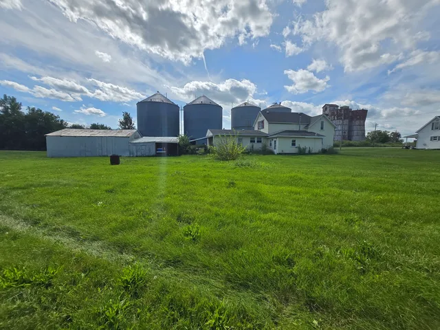 $50,000 | 802 Railroad Street, Beaverville, IL 60912