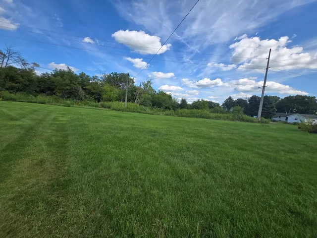 a view of a big yard with a big yard