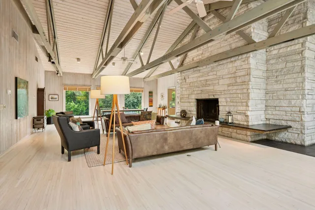 $1,595,000 | 3325 West 34 1/2 Street, Minneapolis, MN 55416