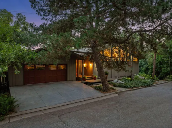 $1,495,000 | 3325 West 34 1/2 Street, Minneapolis, MN 55416