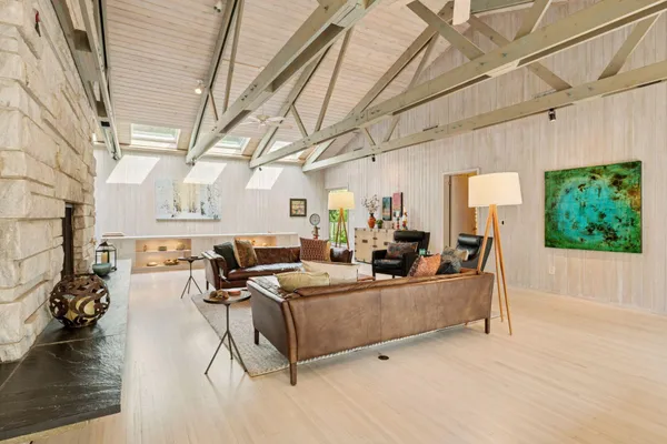 $1,495,000 | 3325 West 34 1/2 Street, Minneapolis, MN 55416