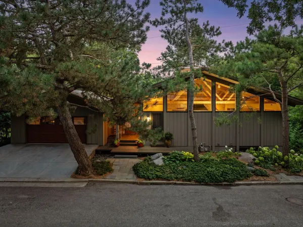 $1,495,000 | 3325 West 34 1/2 Street, Minneapolis, MN 55416