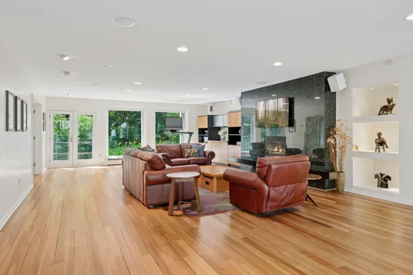 $1,495,000 | 3325 West 34 1/2 Street, Minneapolis, MN 55416
