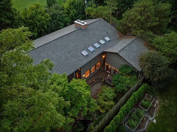 $1,495,000 | 3325 West 34 1/2 Street, Minneapolis, MN 55416