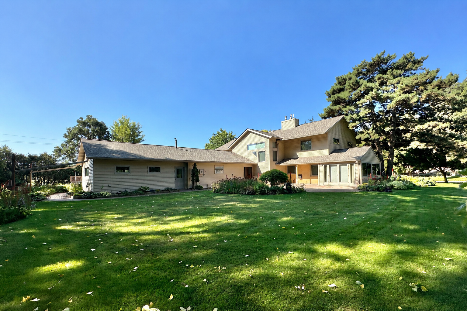 14 Mid Oaks Road Roseville, MN 55113 - Photo 3 of 48 Gallery Image 3