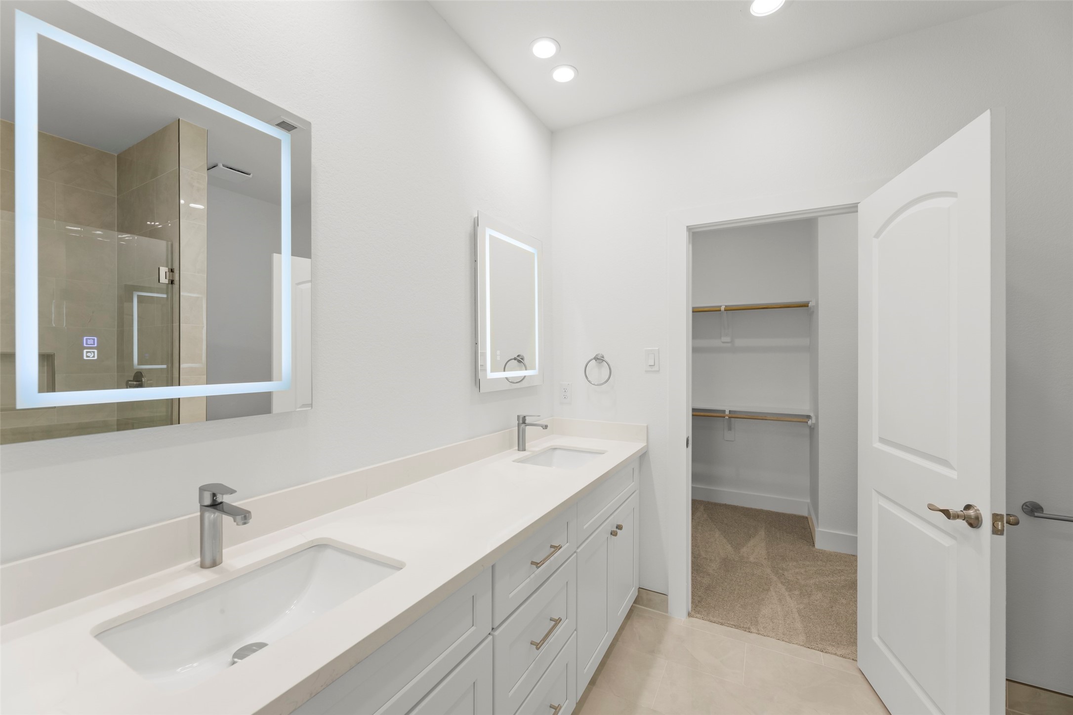 1477 Ferguson Way Houston, TX 77088 - Photo 33 of 37 a bathroom with a sink and a bathtub