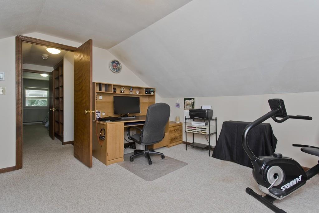 107 Middle Road Southampton, MA 01073 - Photo 24 of 41