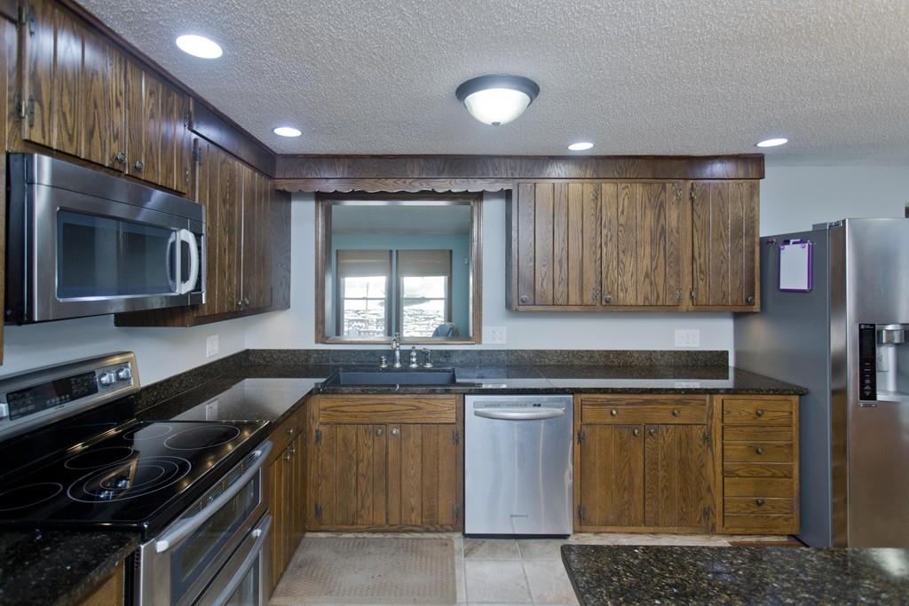 107 Middle Road Southampton, MA 01073 - Photo 5 of 41