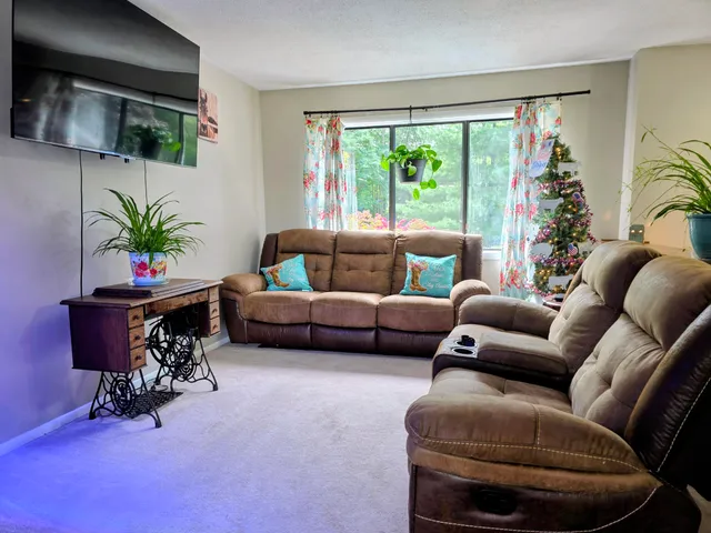 $215,000 | 808 Rolling Meadows Drive, Quincy, MI 49082