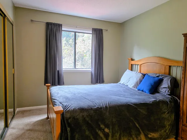 $215,000 | 808 Rolling Meadows Drive, Quincy, MI 49082