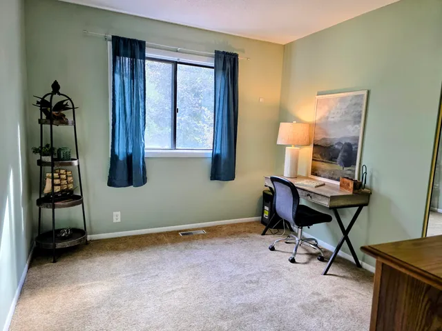 $215,000 | 808 Rolling Meadows Drive, Quincy, MI 49082