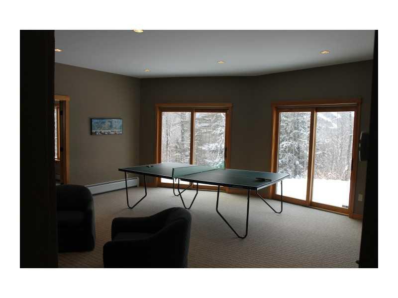 138 Vista Road Newry, ME 04261 - Photo 12 of 20 Den/Family/Great Room.