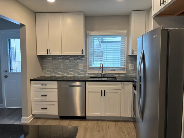 $2,950 | 5552 Lyman Avenue, Downers Grove, IL 60516