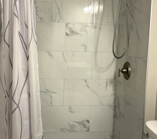 $2,950 | 5552 Lyman Avenue, Downers Grove, IL 60516