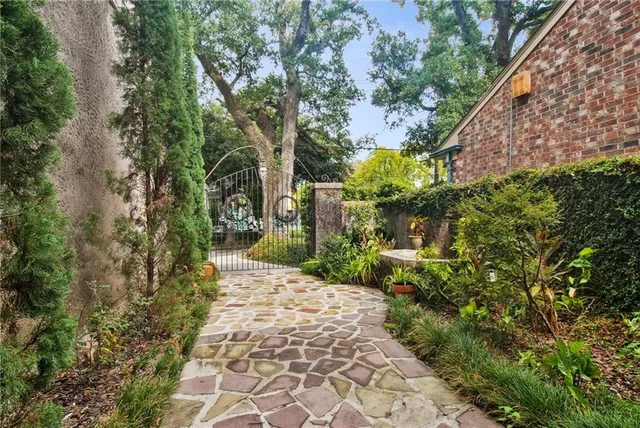 $2,400 | 1616 Soniat Street, Unit D, New Orleans, LA 70115