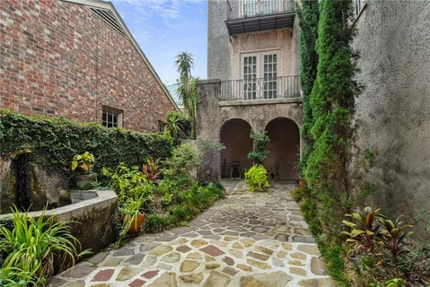 $2,400 | 1616 Soniat Street, Unit D, New Orleans, LA 70115