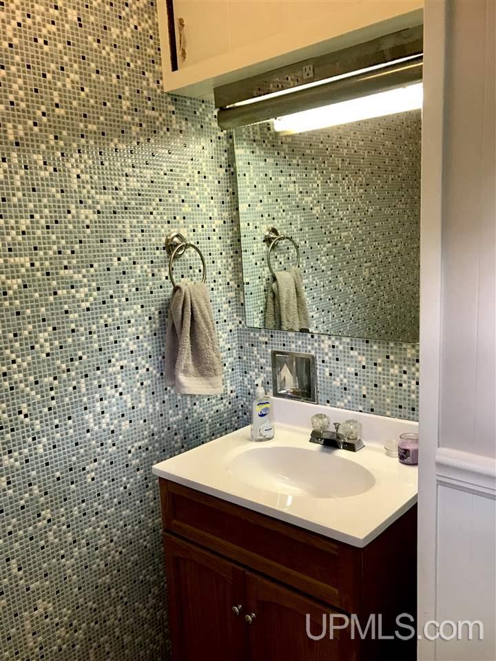 748 Michigan Street Ishpeming, MI 49849 - Photo 14 of 29 Gallery Image 14