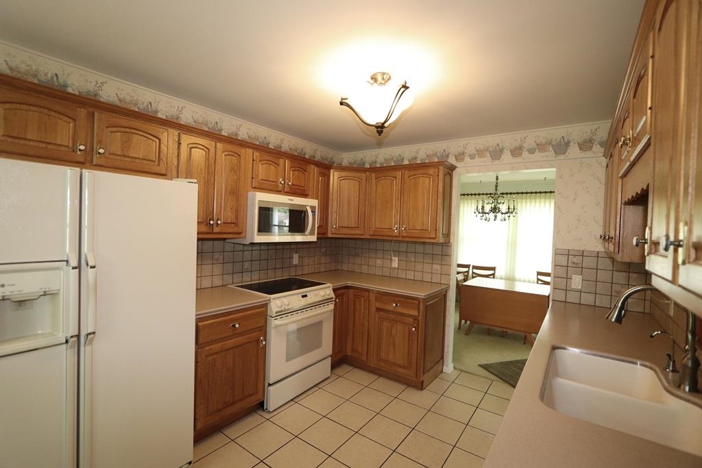 6528 Rustic Ridge Trail Grand Blanc, MI 48439 - Photo 9 of 43 50109867-8.JPG