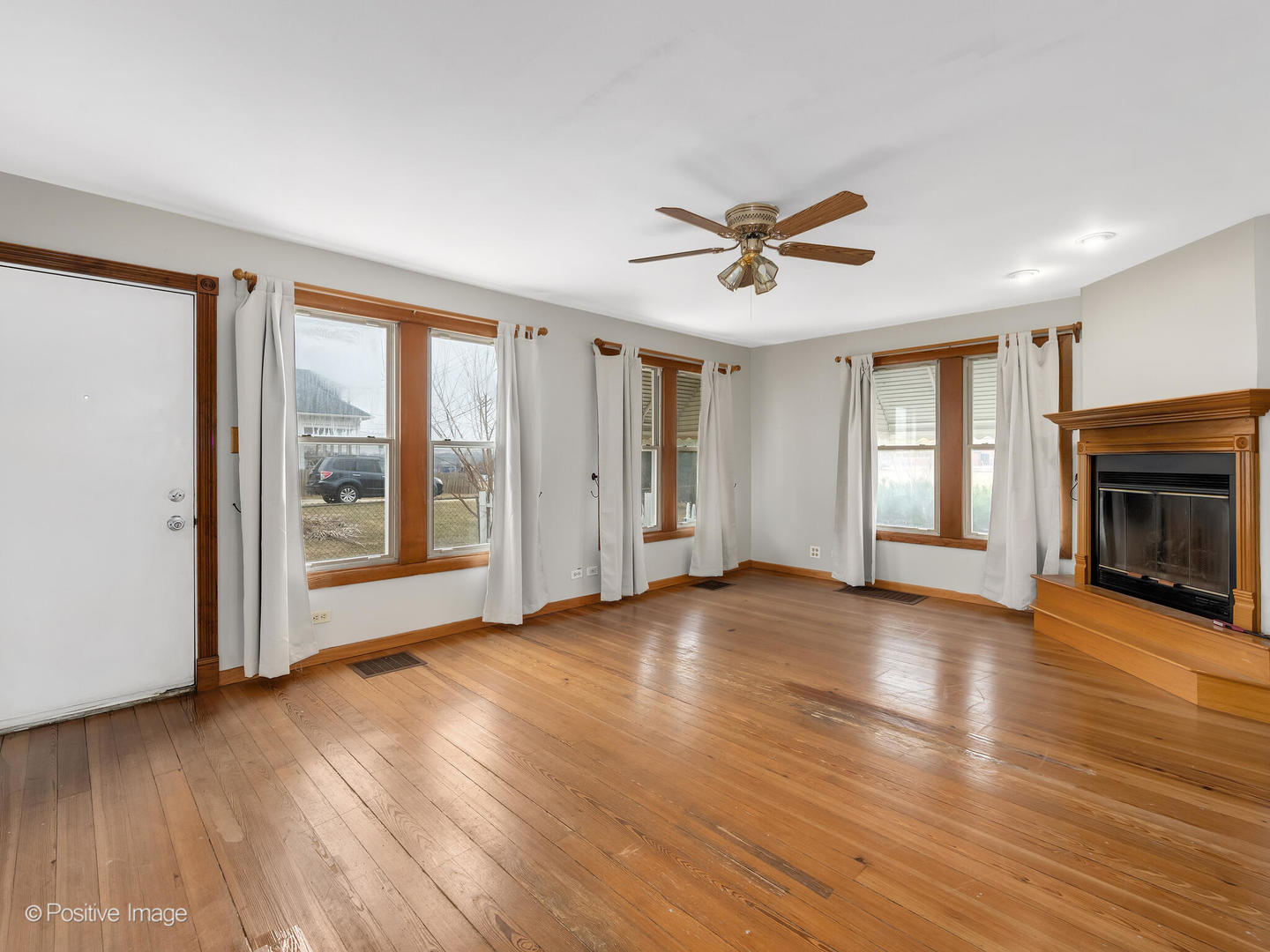 4817 Belmont Road Downers Grove, IL 60515 - Photo 3 of 18