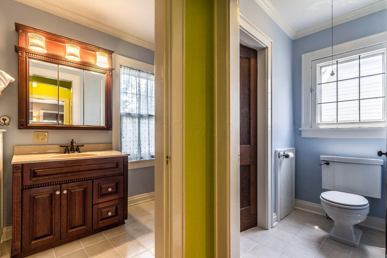 852 South Cassingham Road Columbus, OH 43209 - Photo 36 of 73