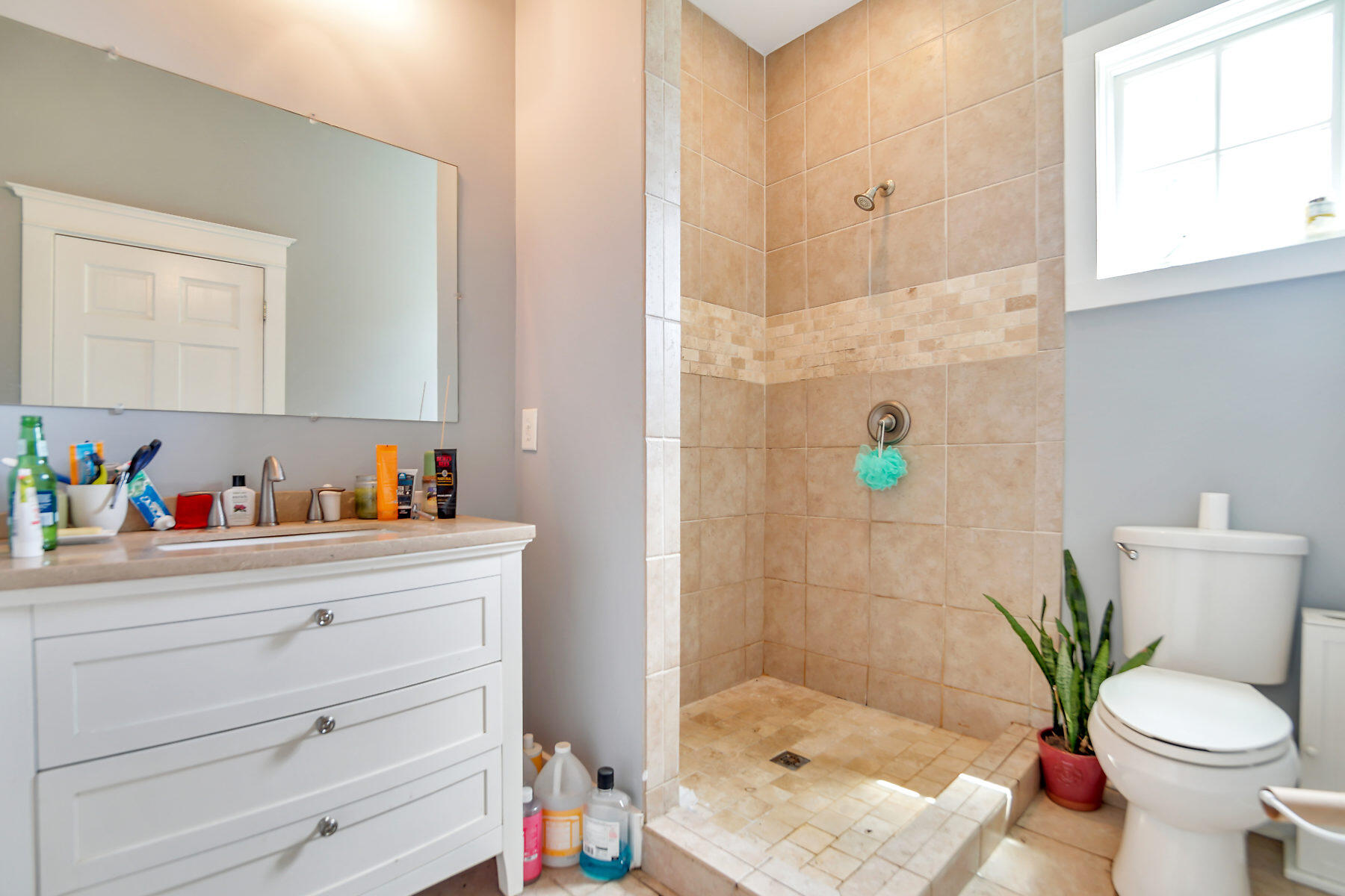 66 America Street, Unit B Charleston, SC 29403 - Photo 13 of 14 Shared Full Bathroom 2