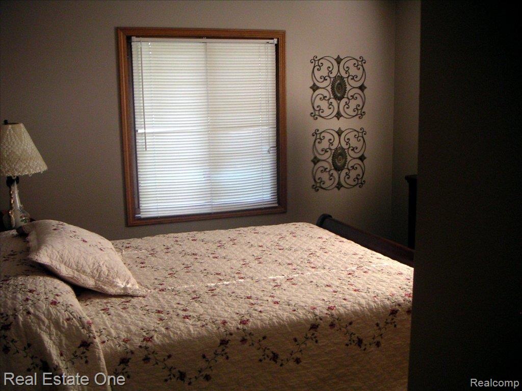 301 East Barron Road Howell, MI 48855 - Photo 17 of 22 PICT0414