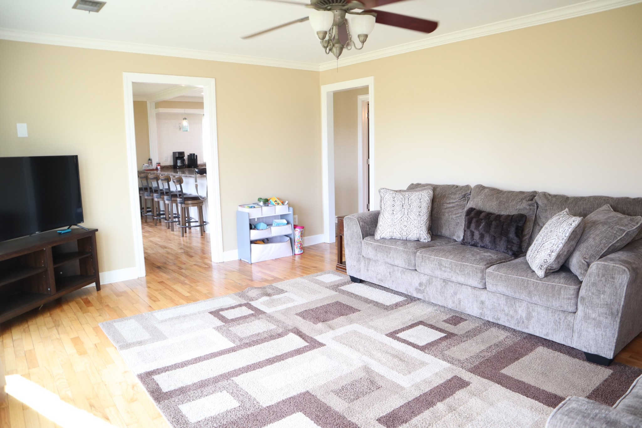 2206 Simmons Road Rives, TN 38253 - Photo 21 of 35 a living room with furniture and a flat screen tv