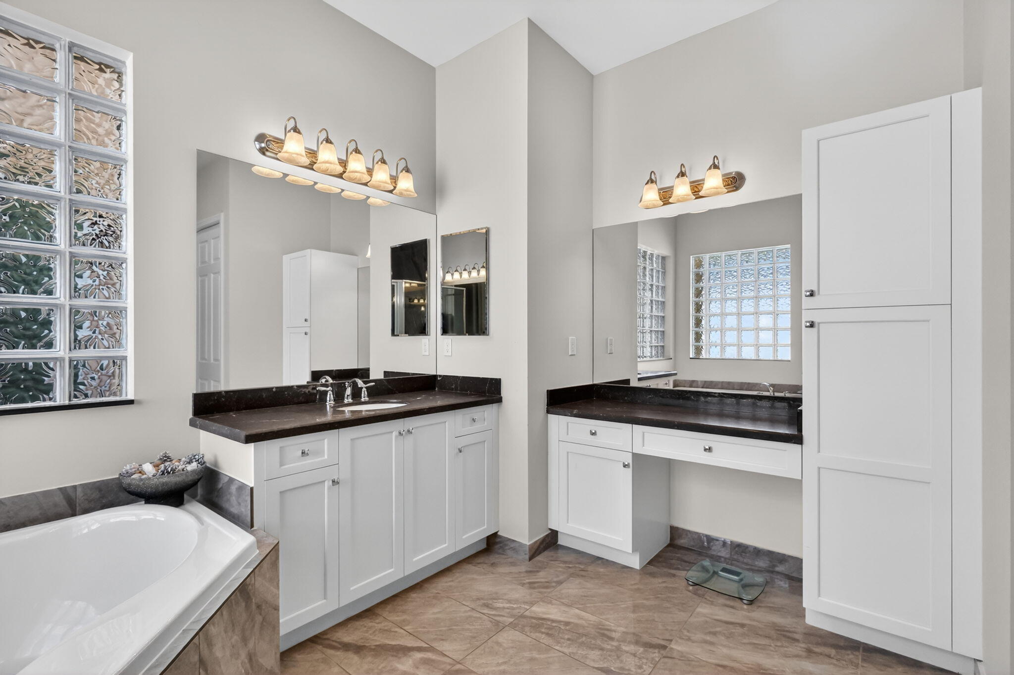 8299 Arabian Range Road Boynton Beach, FL 33473 - Photo 45 of 78 Primary Ensuite