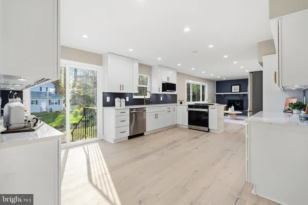 $1,199,990 | 1840 Post Oak Trail, Reston, VA 20191