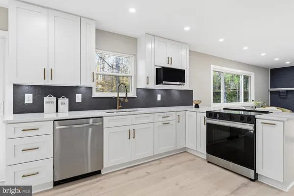$1,199,990 | 1840 Post Oak Trail, Reston, VA 20191