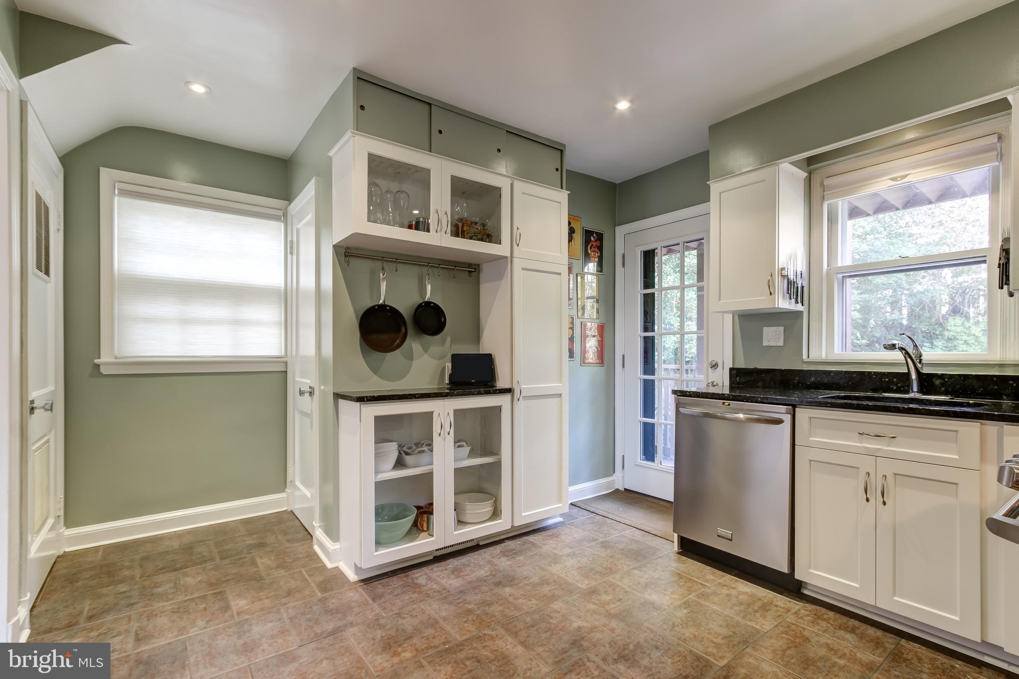405 Mansfield Road Silver Spring, MD 20910 - Photo 19 of 47 Recently Renovated Kitchen
