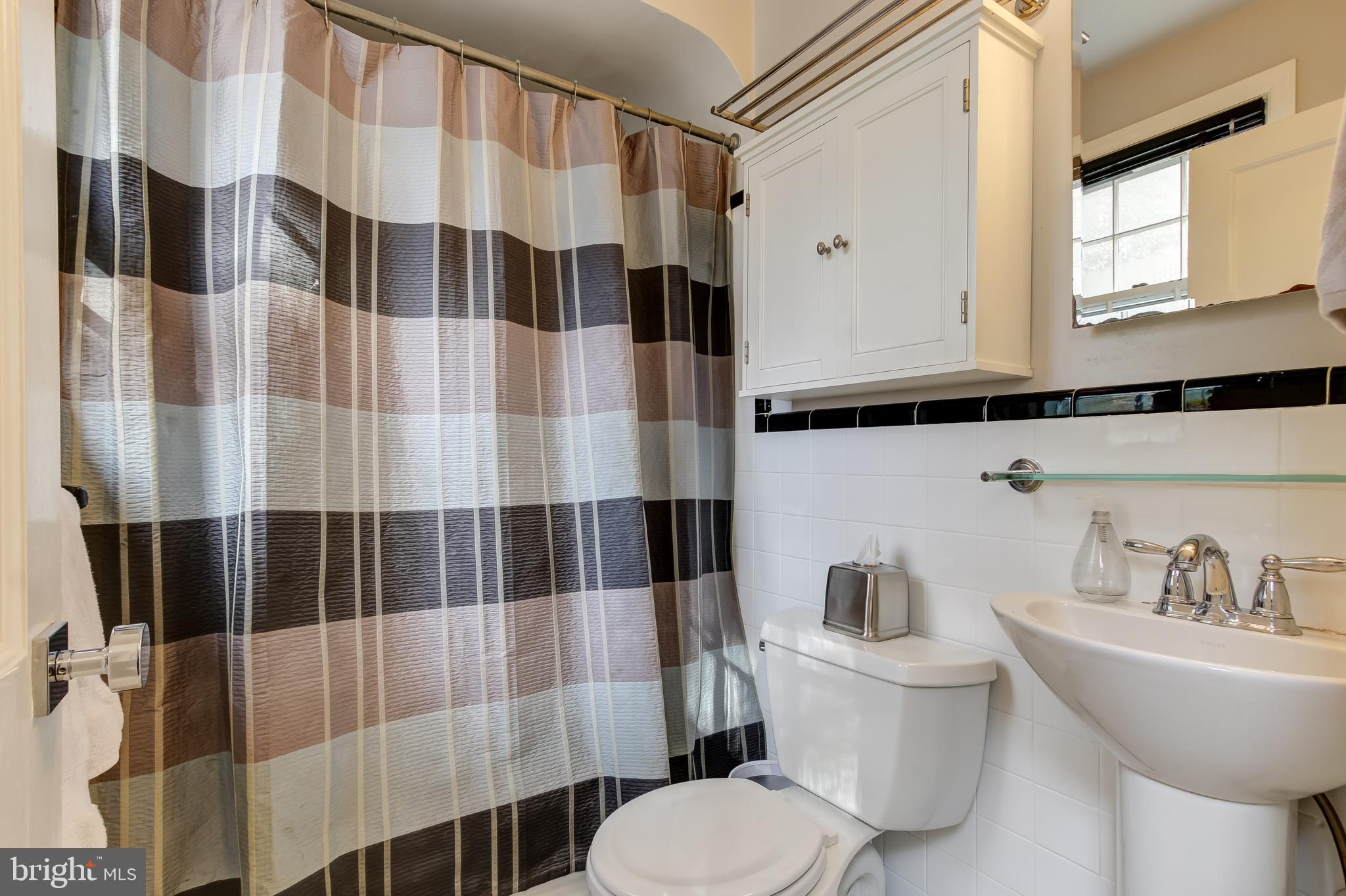 405 Mansfield Road Silver Spring, MD 20910 - Photo 26 of 47 Full Bath
