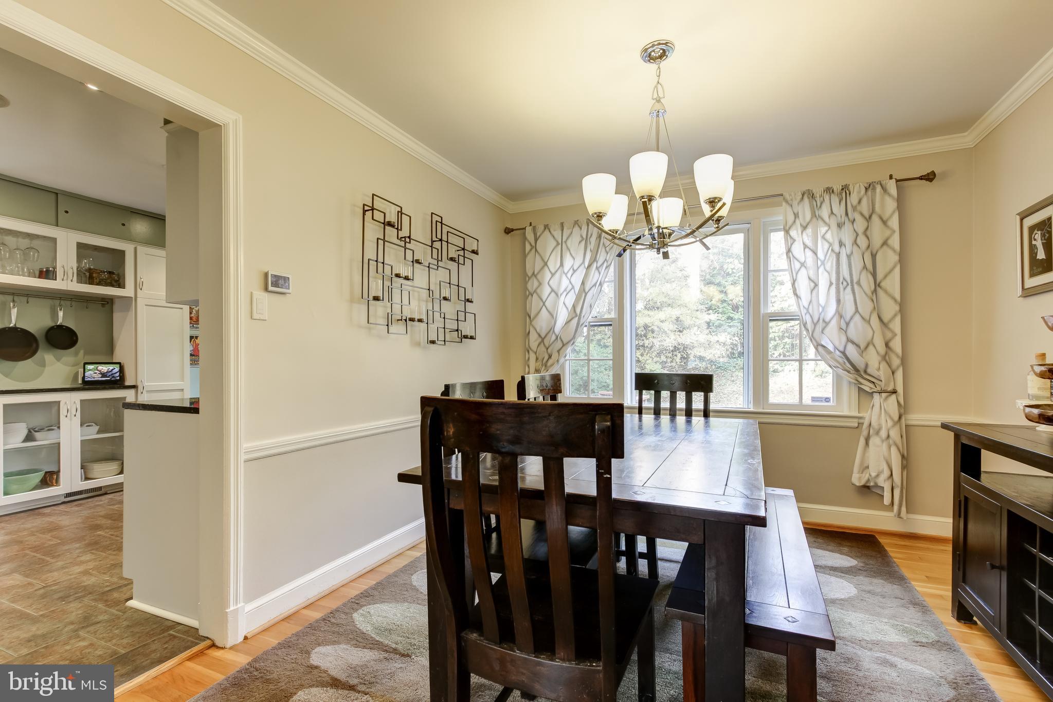 405 Mansfield Road Silver Spring, MD 20910 - Photo 9 of 47 Bright Dining Room