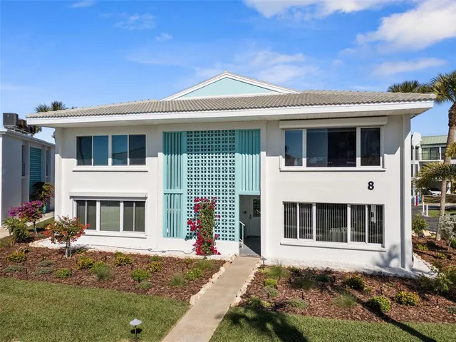$1,145,000 | 5400 Gulf Drive, Unit 32, Holmes Beach, FL 34217