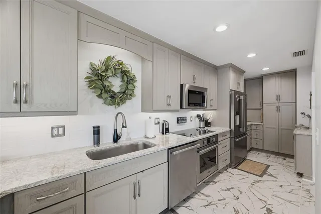 $1,145,000 | 5400 Gulf Drive, Unit 32, Holmes Beach, FL 34217