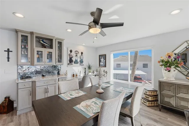 $1,145,000 | 5400 Gulf Drive, Unit 32, Holmes Beach, FL 34217