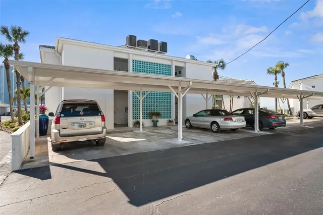 $1,145,000 | 5400 Gulf Drive, Unit 32, Holmes Beach, FL 34217