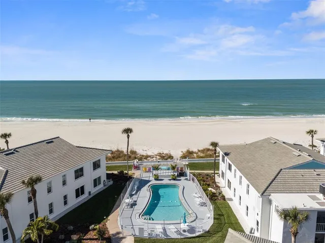 $1,145,000 | 5400 Gulf Drive, Unit 32, Holmes Beach, FL 34217