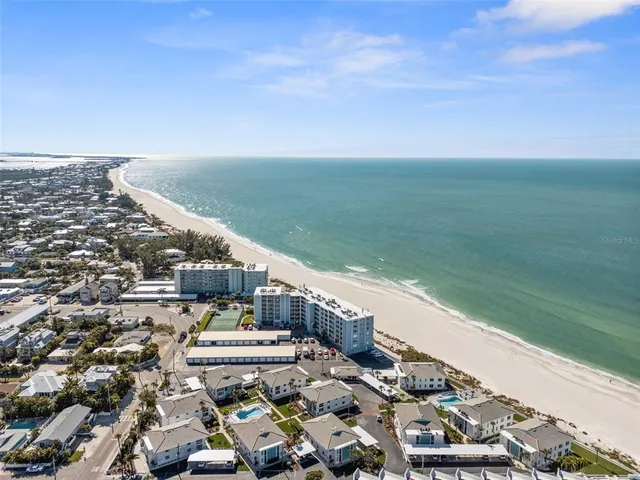 $1,145,000 | 5400 Gulf Drive, Unit 32, Holmes Beach, FL 34217