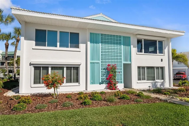 $1,145,000 | 5400 Gulf Drive, Unit 32, Holmes Beach, FL 34217
