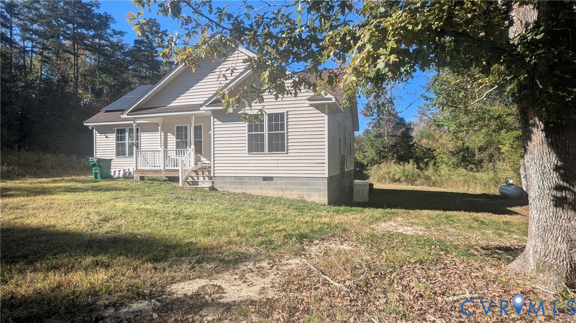 24580 St James Road Jetersville, VA 23083 - Photo 16 of 48 Single-story residence featuring light-toned vinyl
