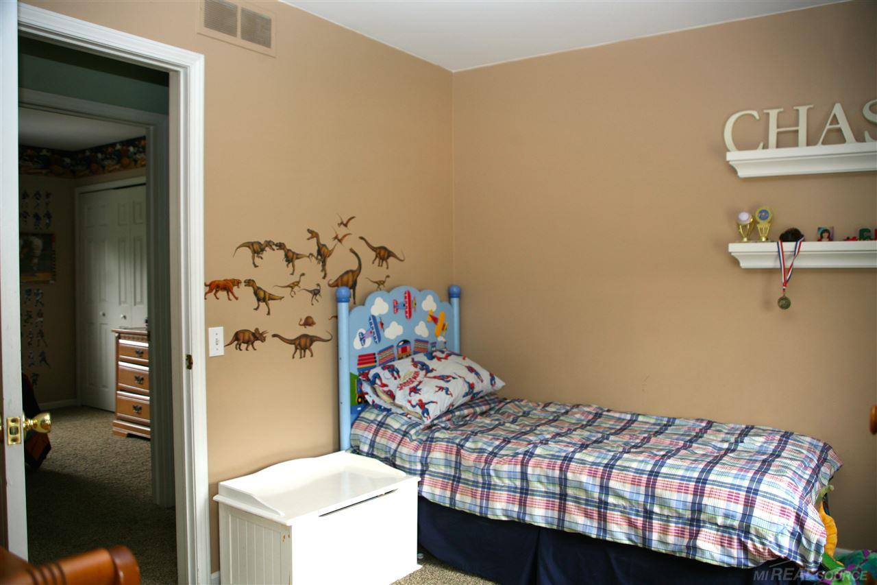957 Hadley Road Rochester Hills, MI 48307 - Photo 12 of 23