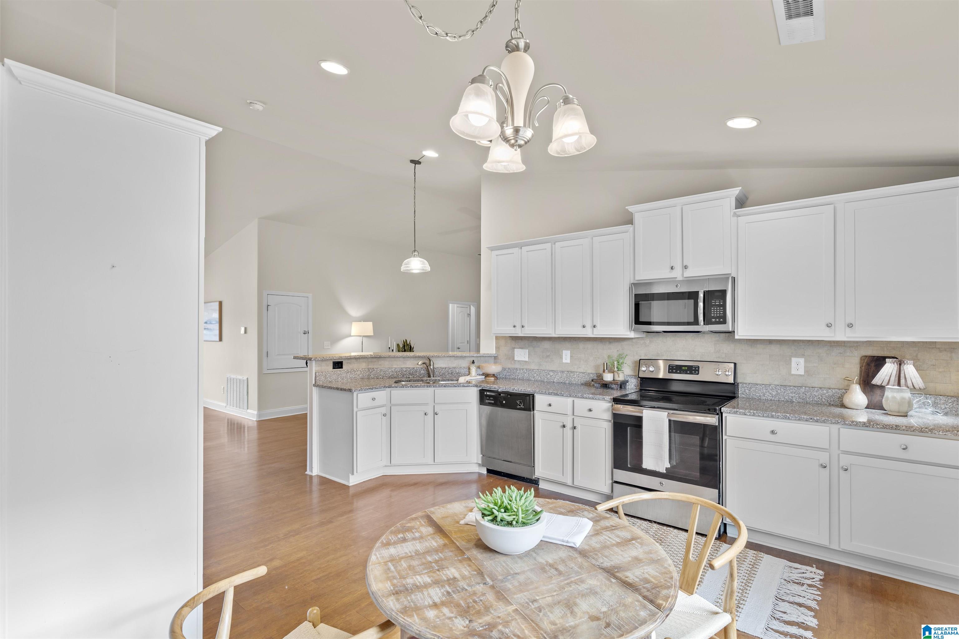 201 Makena Way Alabaster, AL 35007 - Photo 10 of 35