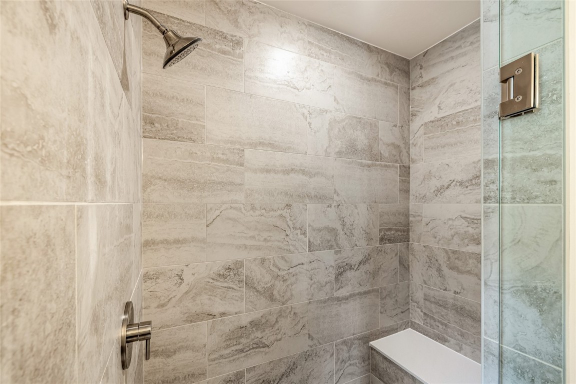 628 Montezuma Road, Unit D1 Keystone, CO 80435 - Photo 13 of 29 a bathroom with a shower