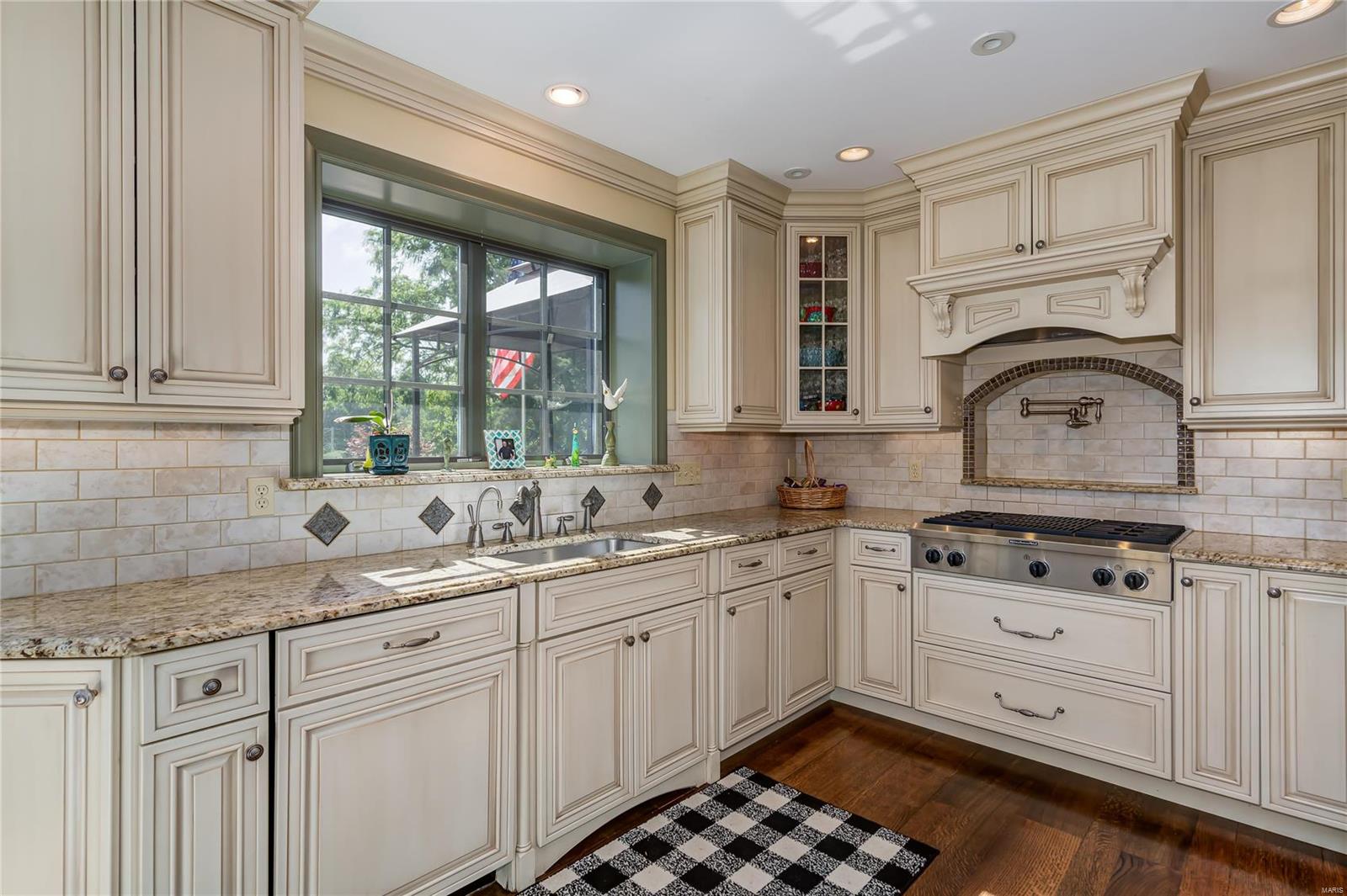 9222 Sappington Road St. Louis, MO 63126 - Photo 8 of 62 Gallery Image 8