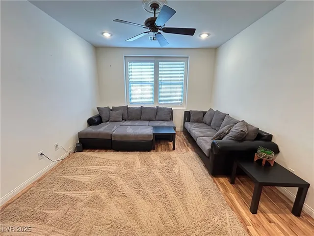 $2,900 | 5553 Fairmeade Way, Las Vegas, NV 89135